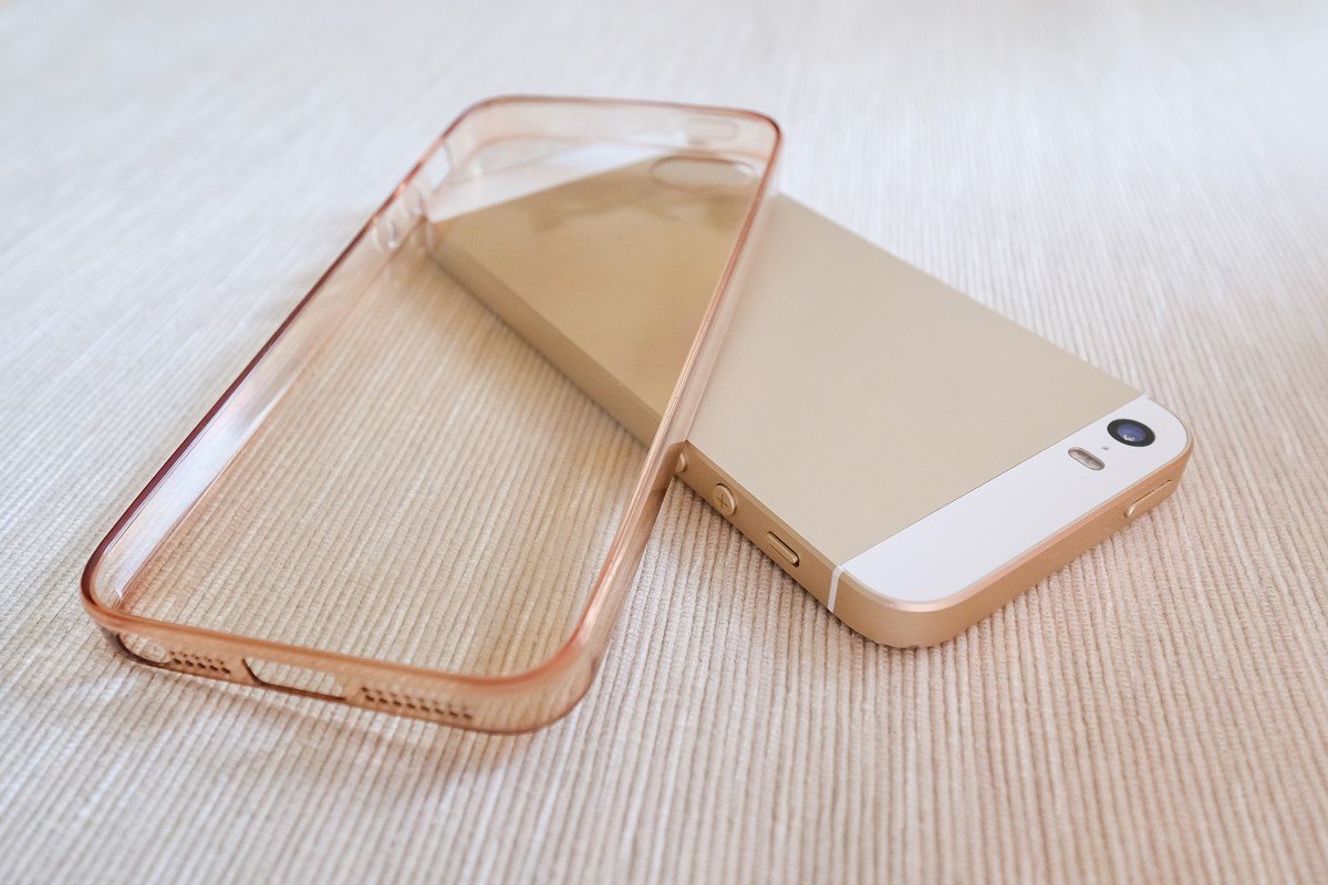 Weder Bleichmittel noch Zitrone: Ein einfacher Trick, um die vergilbte durchsichtige Hülle Ihres Mobiltelefons zu reinigen und ihr ursprüngliches Aussehen wiederherzustellen