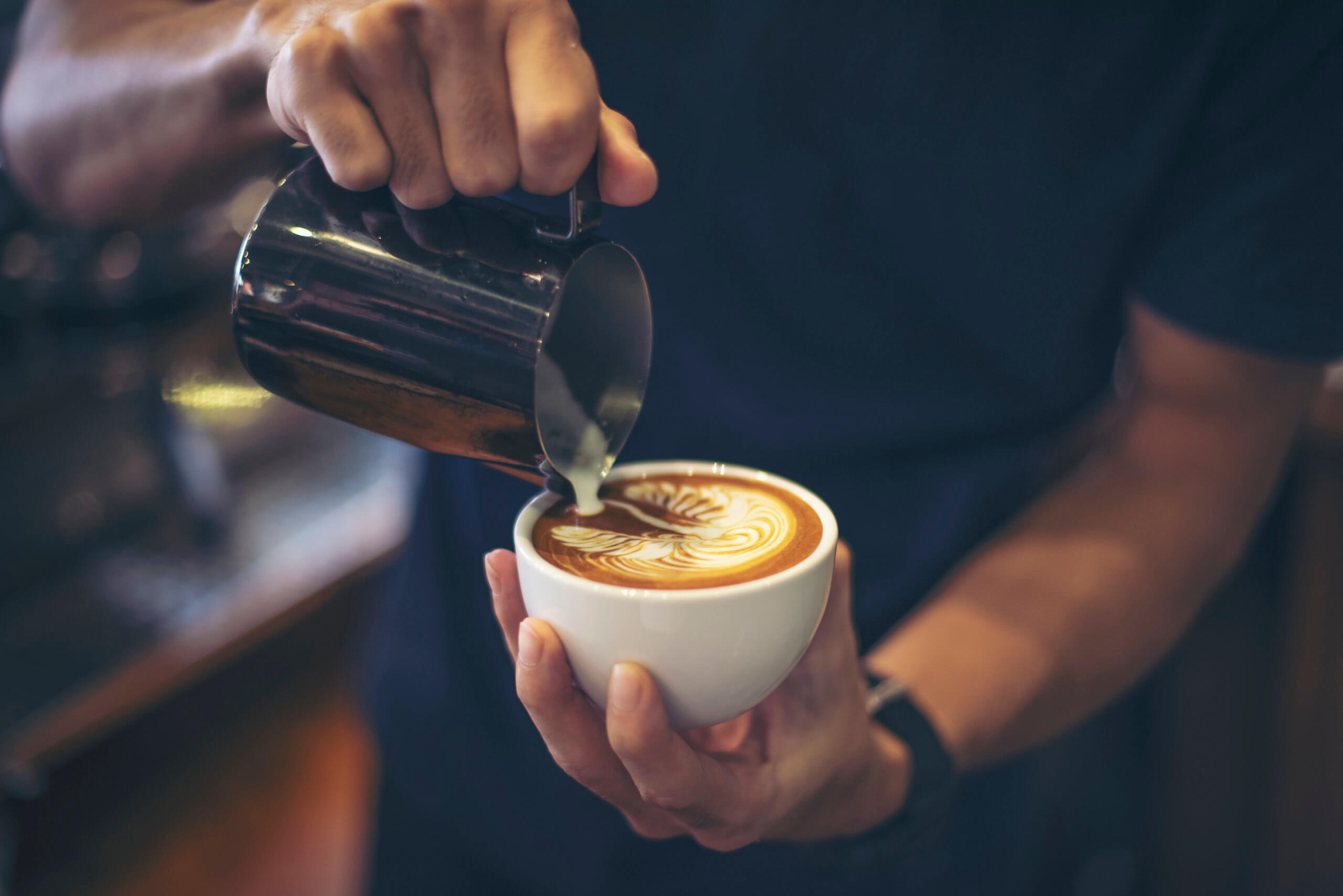 Geben Sie 1 Teelöffel in Ihren Morgenkaffee. Der Stoffwechsel läuft auf Hochtouren und der Blutzuckerspiegel stabilisiert sich.