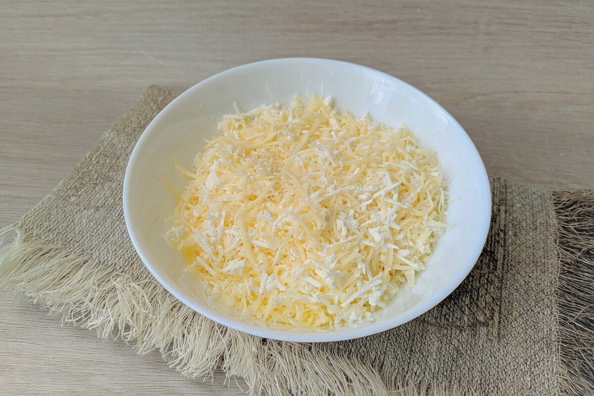 Warum Sie geriebenen Käse aus dem Supermarkt meiden sollten: praktische Tipps