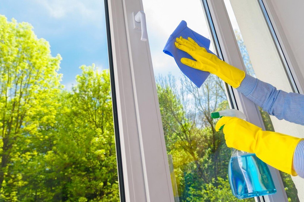 Ein einfacher Trick, um Fensterführungen in 5 Minuten zu reinigen: „Das Geheimnis dieser Methode liegt in einer einfachen, aber effektiven Kombination.“