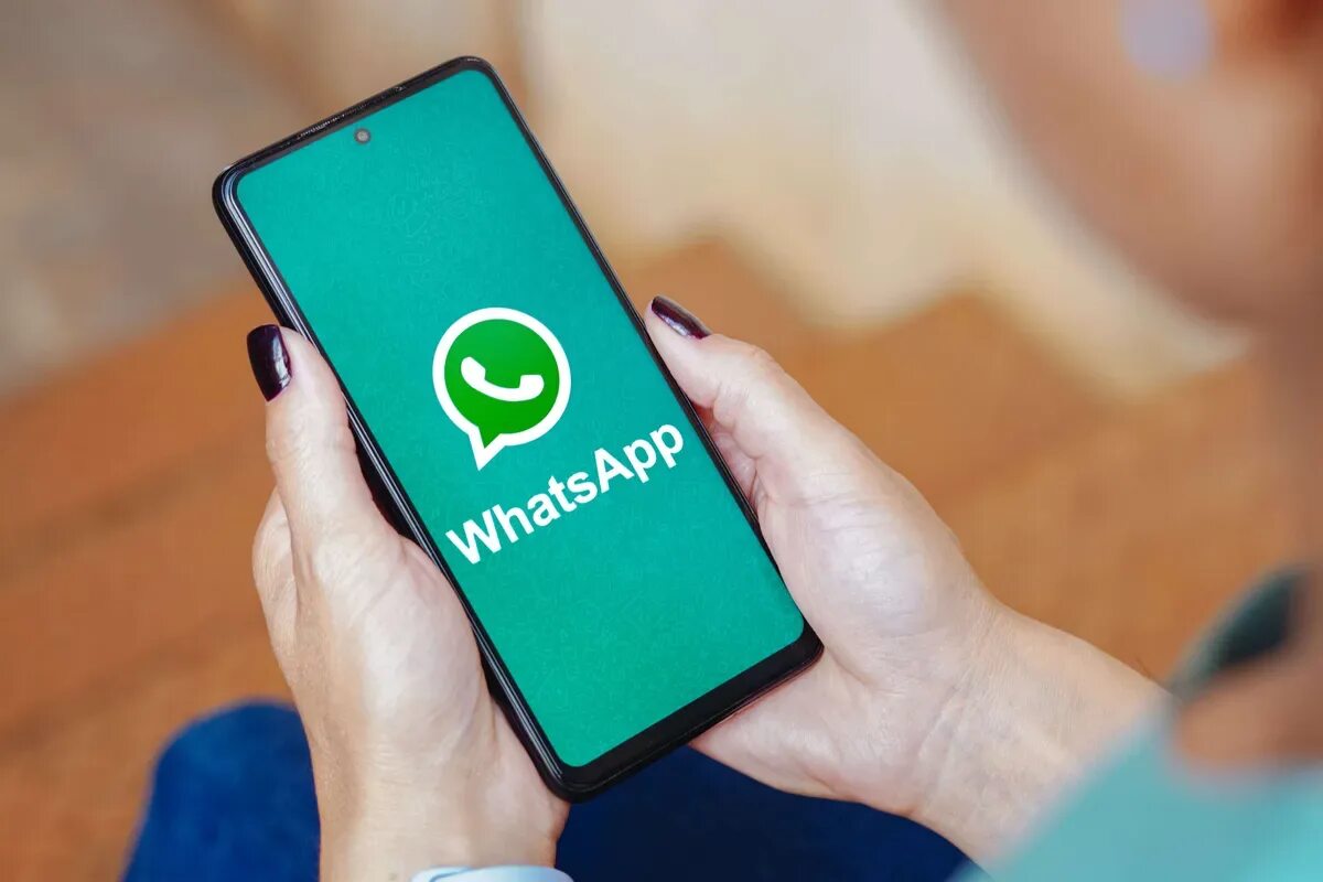 Betrugswarnung, die mit einem Videoanruf beginnt und mit dem Diebstahl eines WhatsApp-Kontos endet