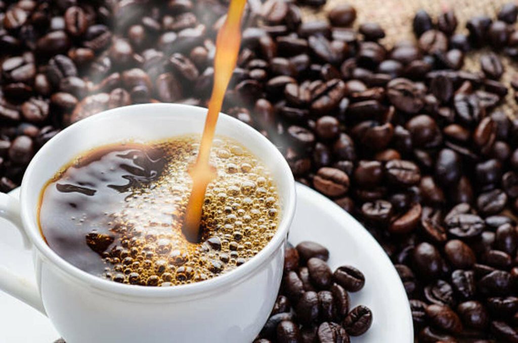 Geben Sie 1 Teelöffel in Ihren Morgenkaffee. Der Stoffwechsel läuft auf Hochtouren und der Blutzuckerspiegel stabilisiert sich.