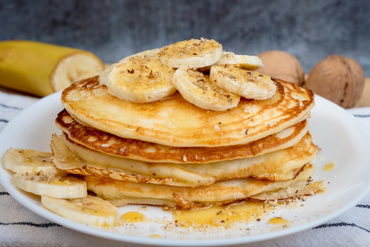 Rezept für fluffige Pfannkuchen zum Schuljahresbeginn mit Banane und ohne Milch!